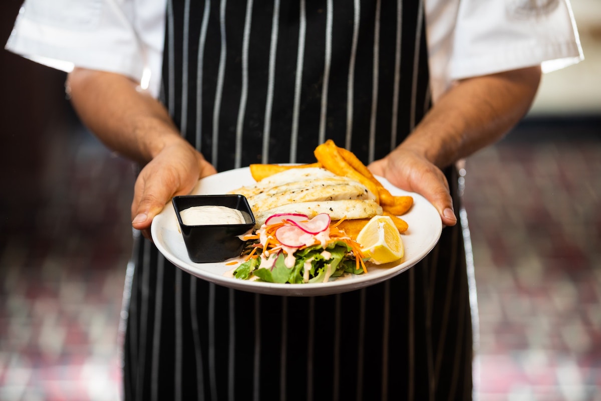 Un chef îi învață pe bănățeni tainele bucătăriei moderne