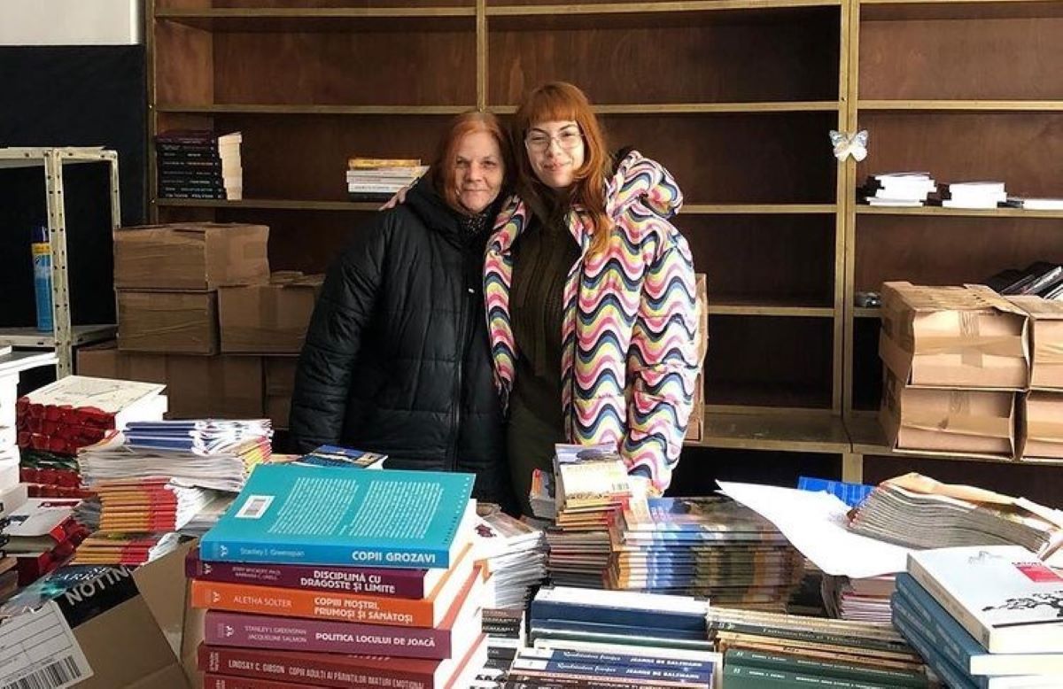 Singura librărie din Herculane a fost salvată de cititori. Peste 400 de oameni au donat ca activitatea să poată continua