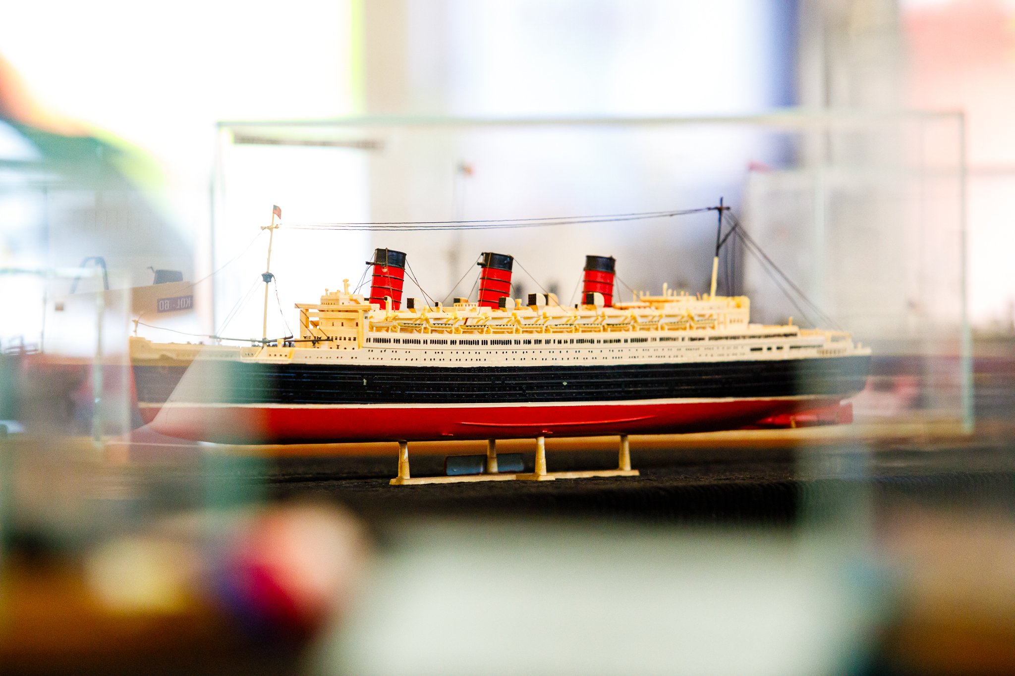 FOTO Expoziție spectaculoasă cu peste 100 de navomodele, în Iulius Town. Macheta Titanicului, nave în sticlă și alte ambarcațiuni inedite