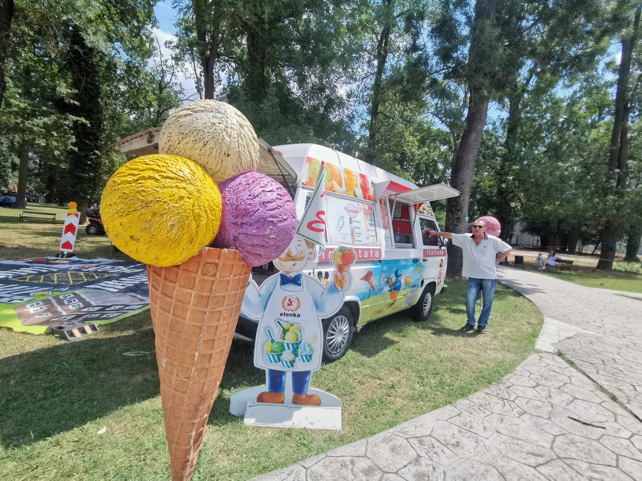 FOTO Festivalului Înghețatei Bune, la Muzeul Satului din Timișoara. Fondurile strânse merg la copiii traumatizați de abuz