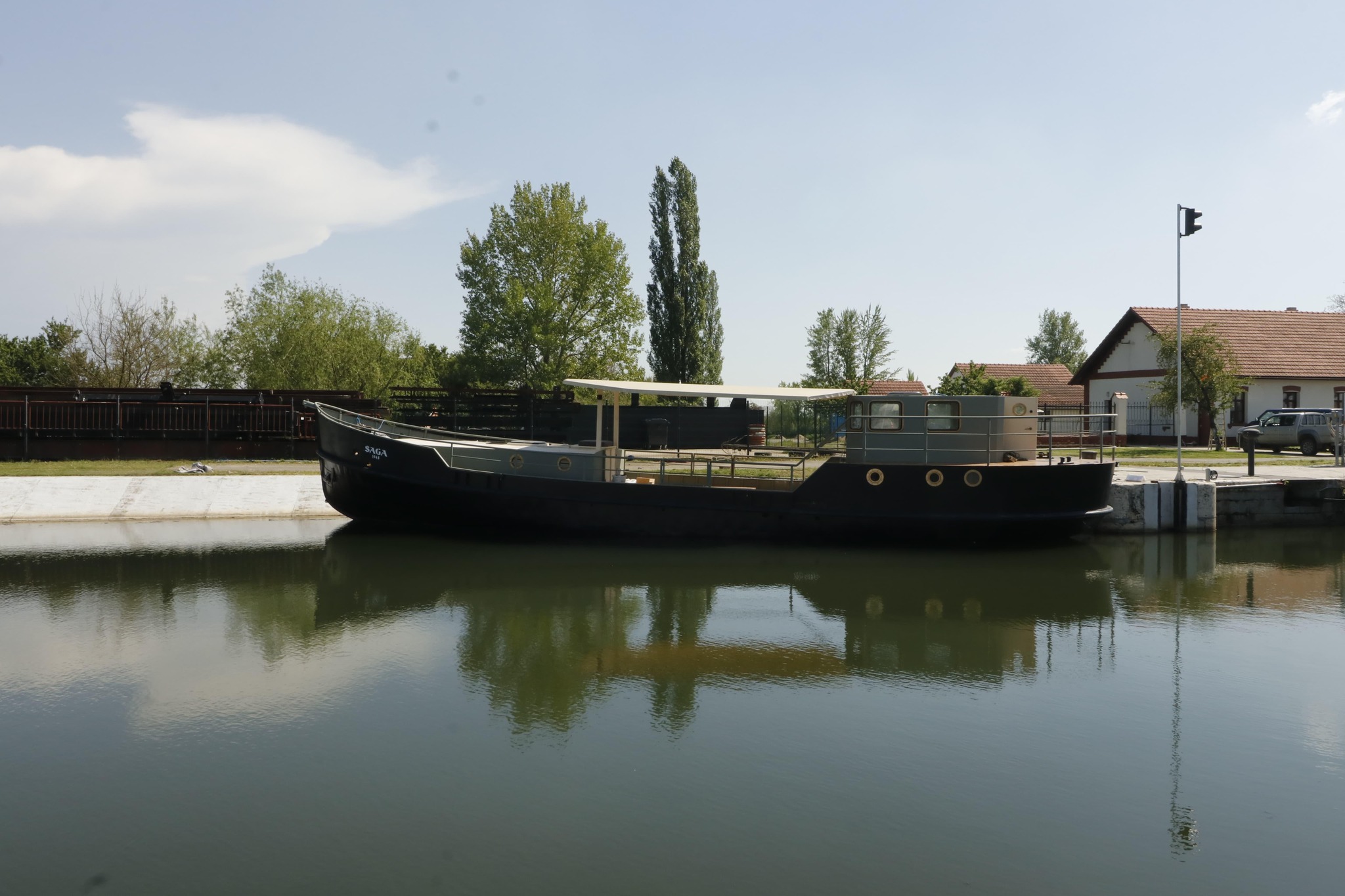 Un vapor din 1948 a fost readus la viață și plutește acum pe Bega. Ambarcațiunea a avut inițial rolul de spărgător de gheață în portul Hamburg