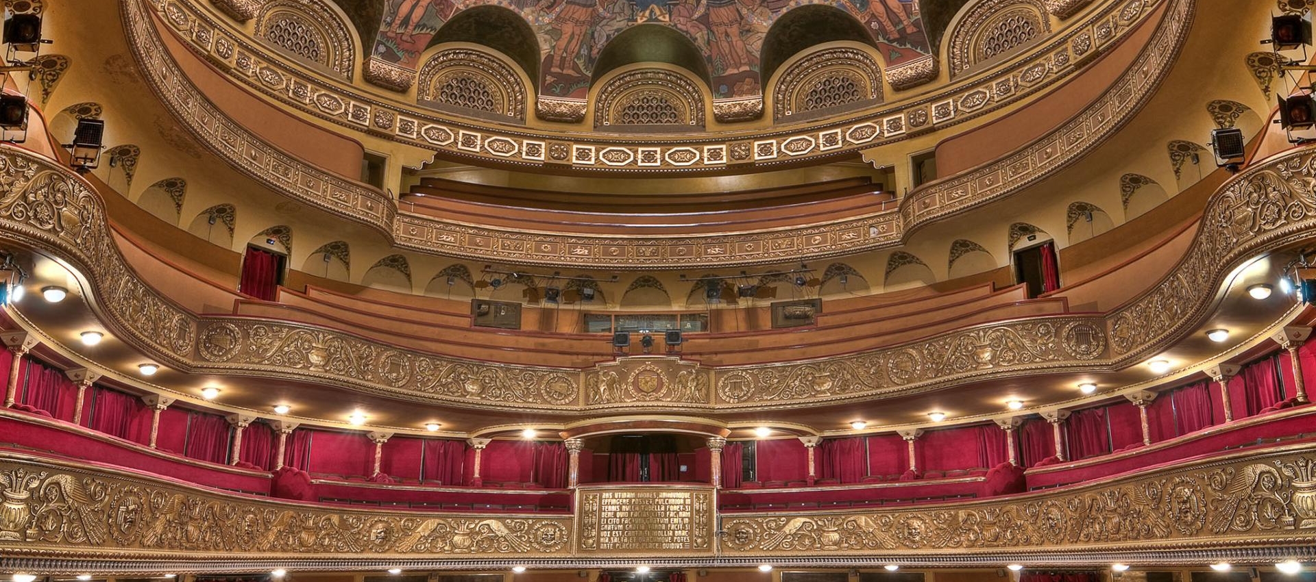 Dincolo de cortină! Tururi ghidate la Opera din Timișoara