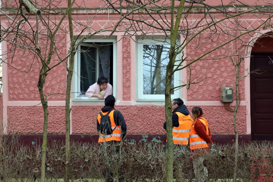 Începe Color the Village la Macedonia. Peste 400 de voluntari vor lua cu asalt satul timișean pentru a zugrăvi 30 de case în doar trei zile